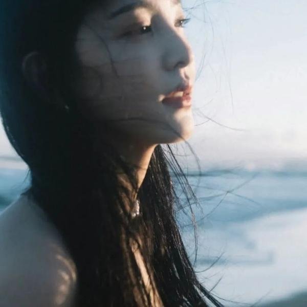 镜面奇情封面